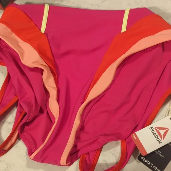 3/30 ⭐️ Reebok Women's Racerback One Piece - Picture 4 of 6